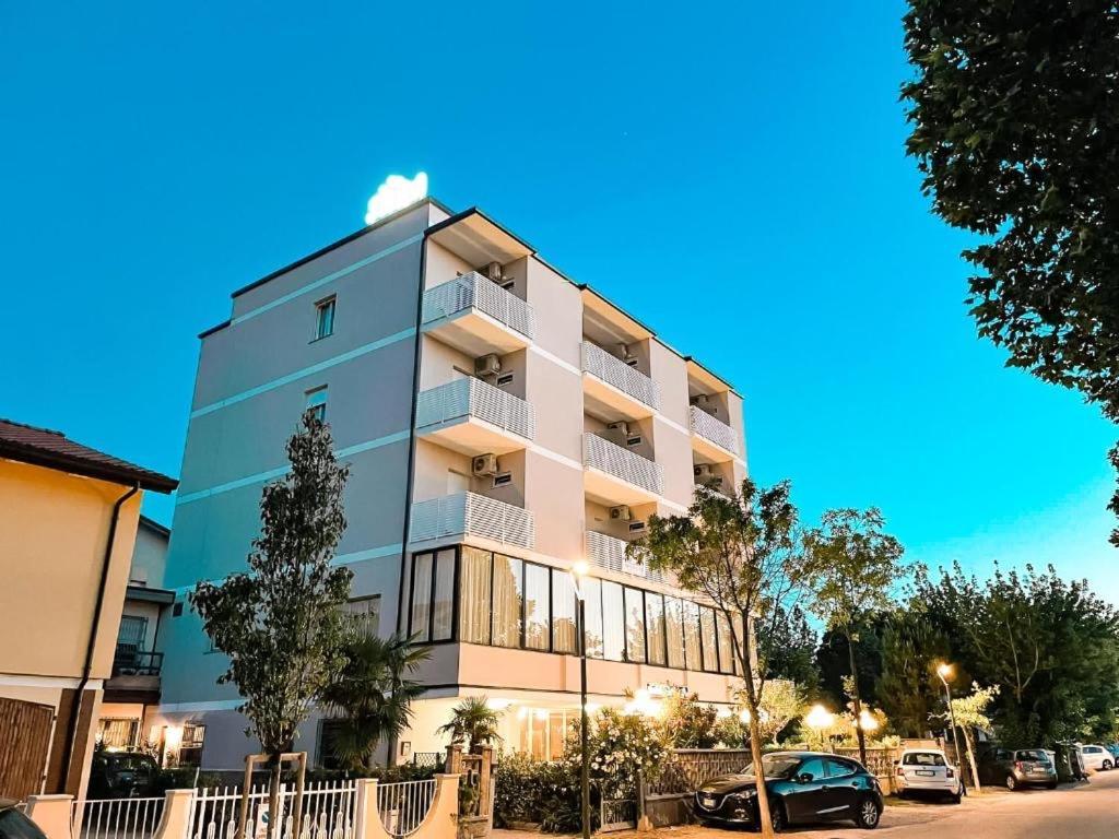 Hotel Sara*** Cesenatico Luaran gambar