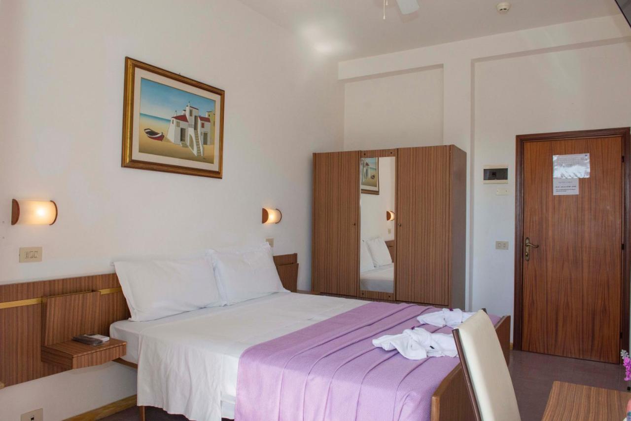 Hotel Sara*** Cesenatico Luaran gambar