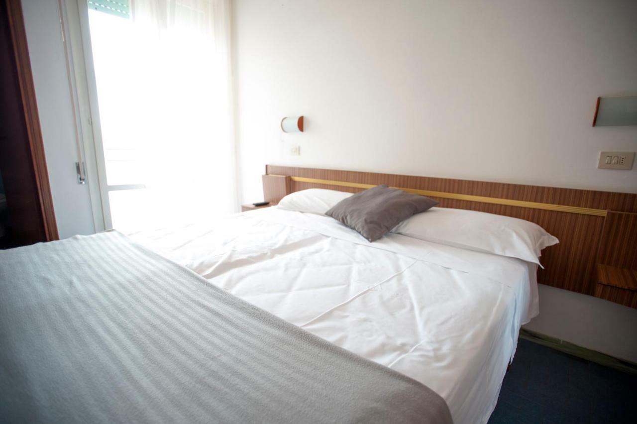 Hotel Sara*** Cesenatico Luaran gambar
