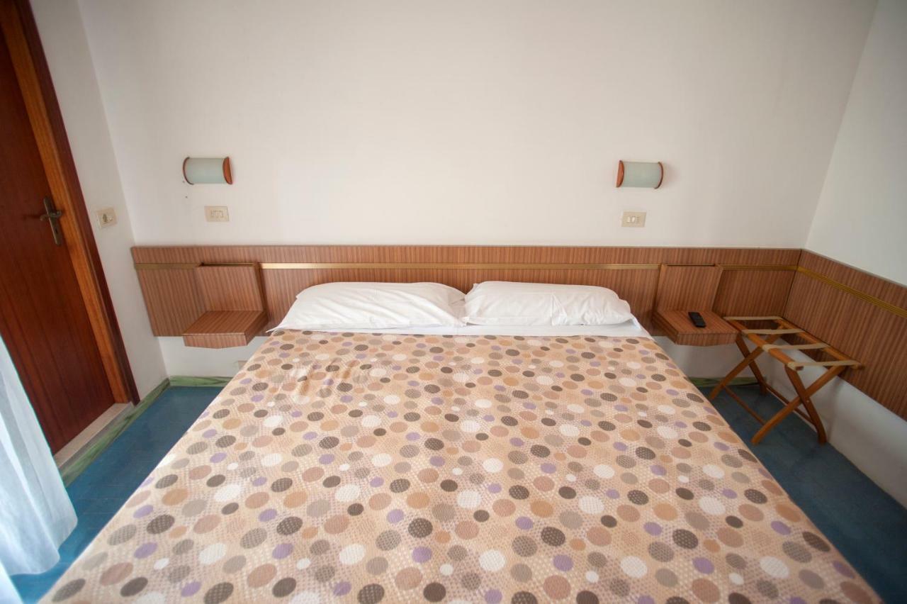 Hotel Sara*** Cesenatico Luaran gambar